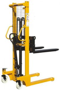 apilador-hidraulico-en-mexico-para-traslado-de-mercancia